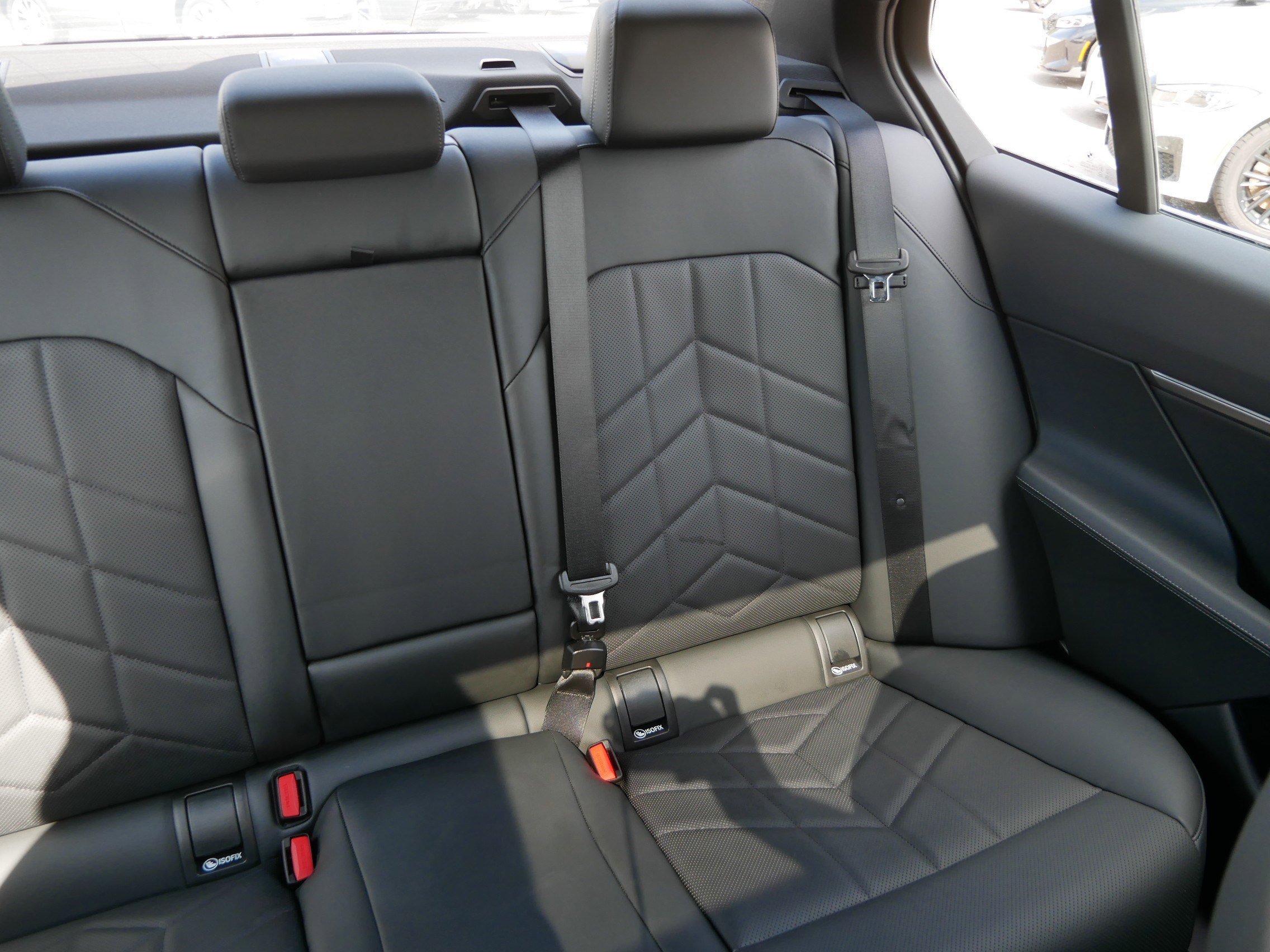 Used 2024 BMW i5 eDrive40i w/ Premium Package image 14