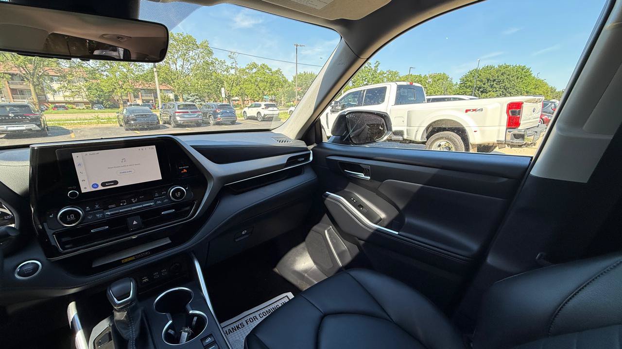 Used 2026 Toyota Highlander XLE AWD/4WD image 17