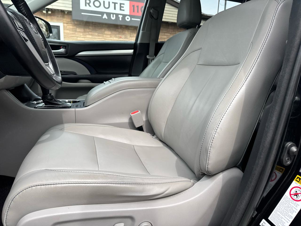 Used 2015 Toyota Highlander XLE image 27