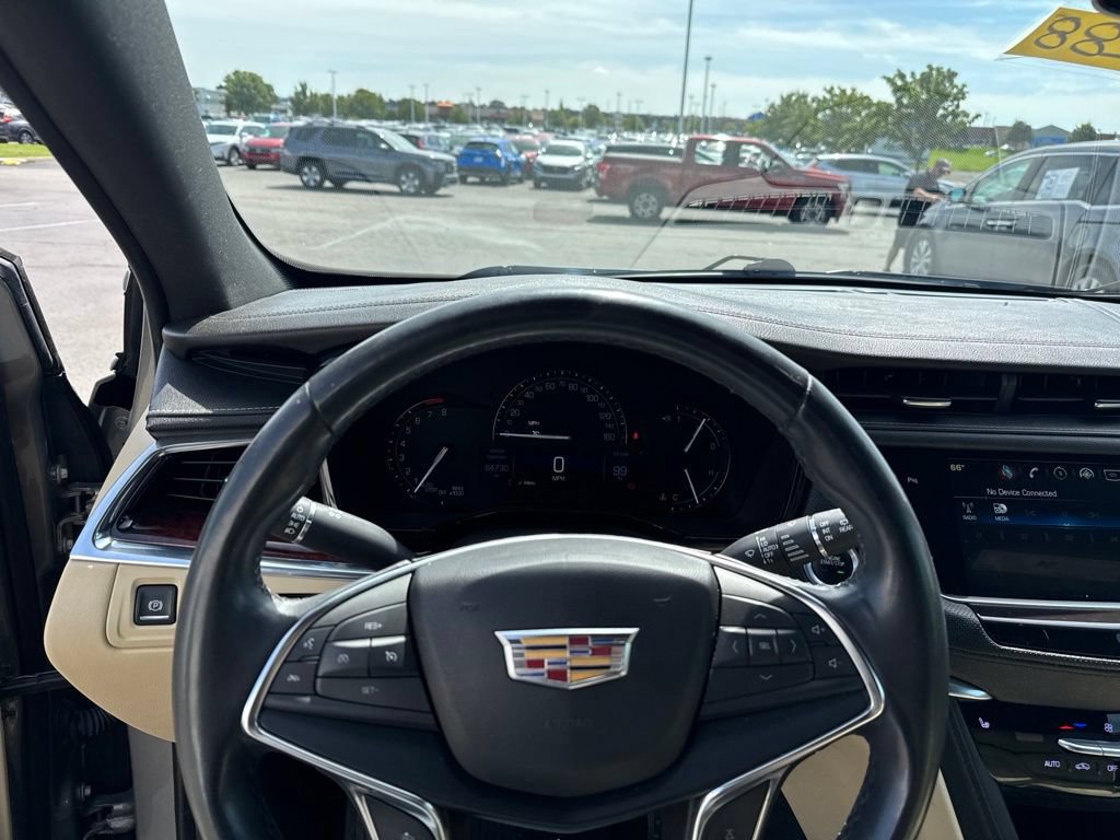 Used 2018 Cadillac XT5 Luxury w/ Driver Awareness Package AWD/4WD image 13