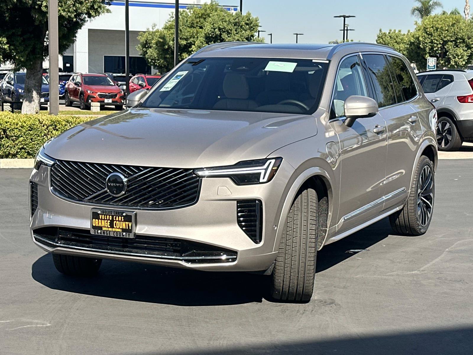 New 2026 Volvo XC90 T8 Plus w/ Protection Package Premier AWD/4WD image 6