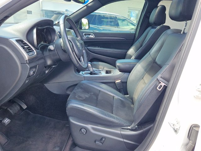 Used 2019 Jeep Grand Cherokee Altitude AWD/4WD image 10