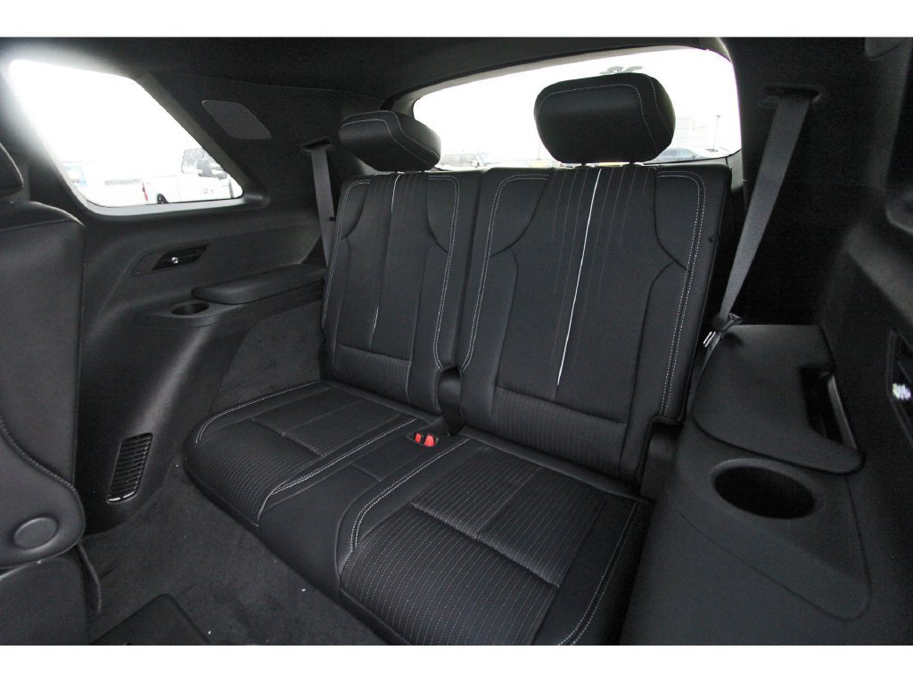 New 2027 Cadillac Vistiq Luxury AWD/4WD image 13