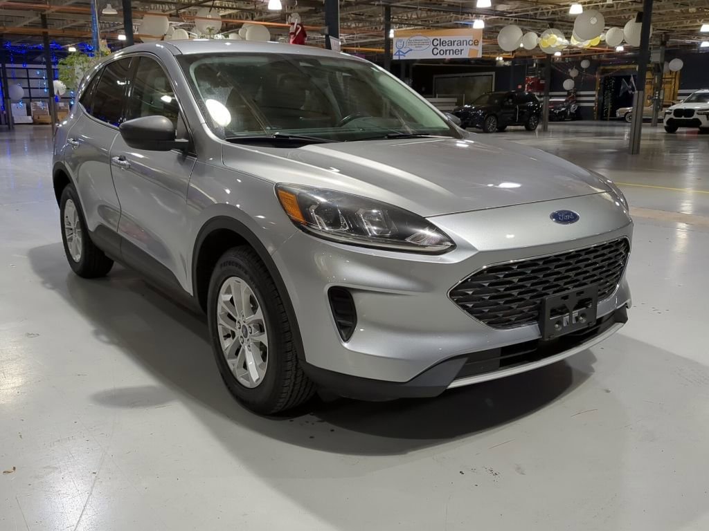 Used 2022 Ford Escape SE w/ Cold Weather Package image 3