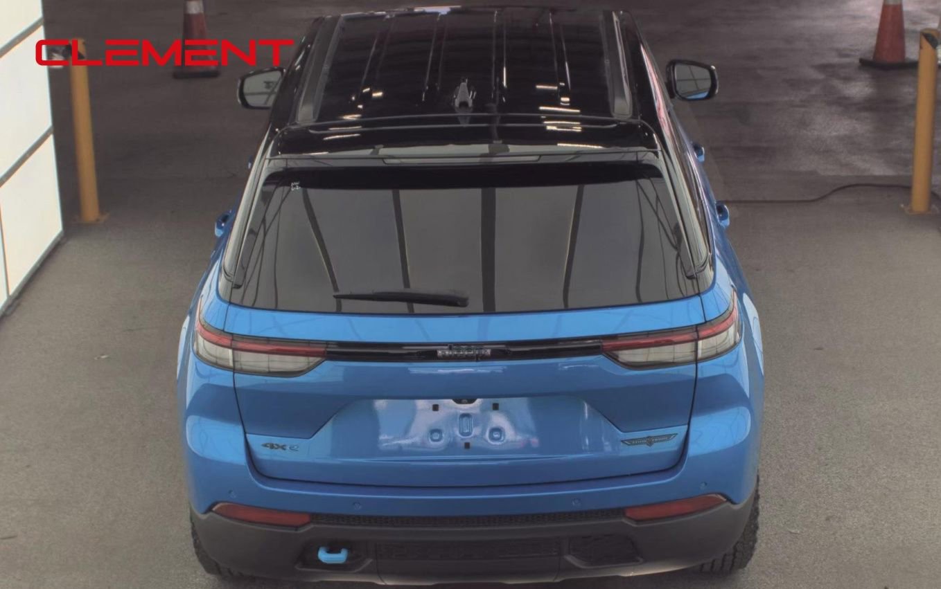 Used 2022 Jeep Grand Cherokee Trailhawk w/ Advanced Protech Group II AWD/4WD image 7