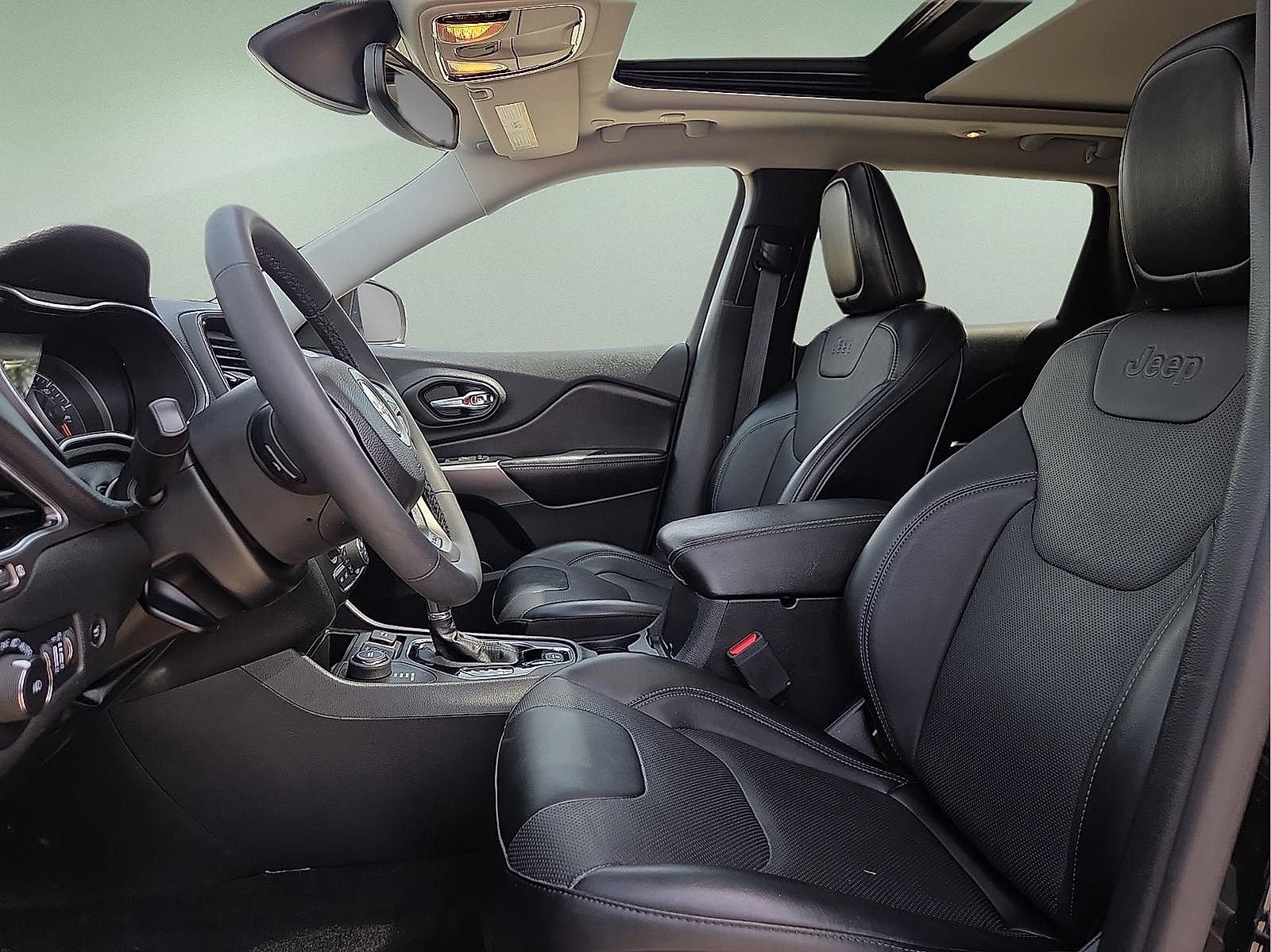 Used 2022 Jeep Cherokee Limited image 14