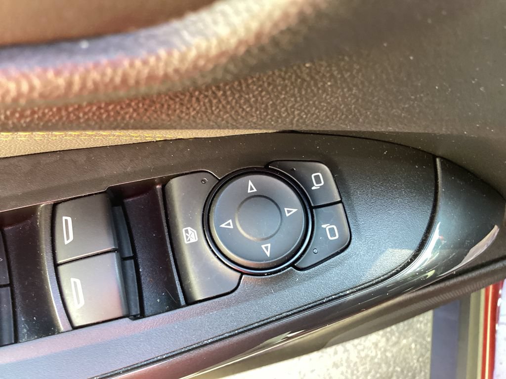 Used 2024 Chevrolet Trax ACTIV FWD image 39