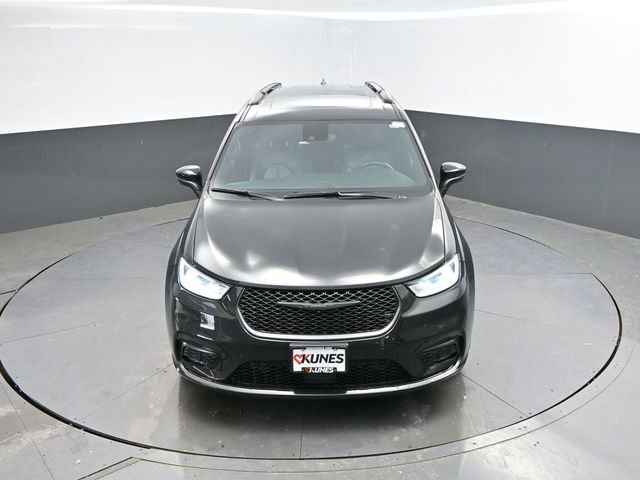 Used 2023 Chrysler Pacifica Touring-L w/ S Appearance Package AWD/4WD image 38