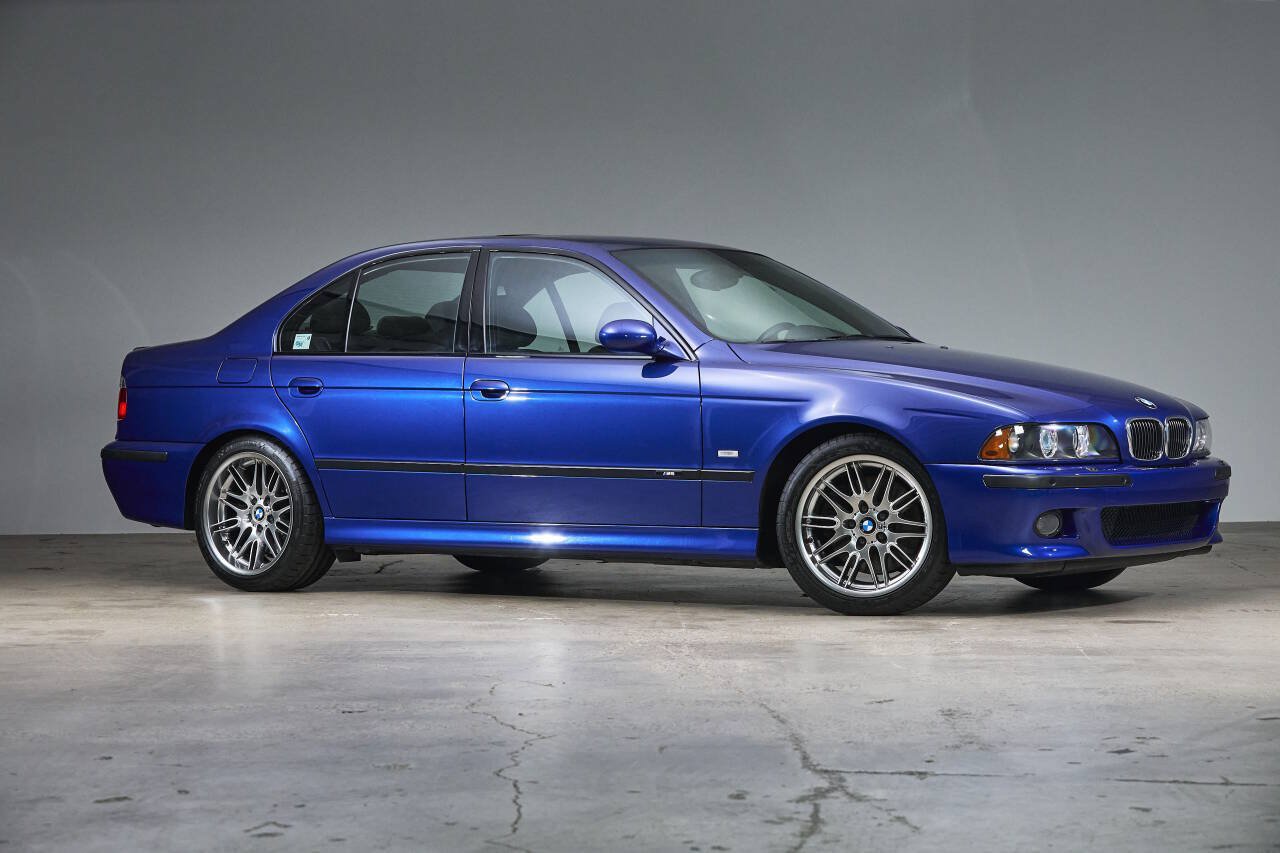 Used 2002 BMW M5 RWD image 3