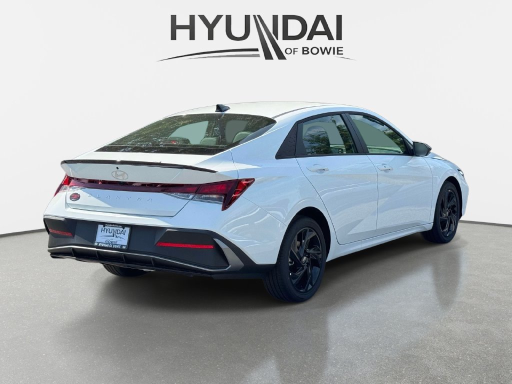 New 2026 Hyundai Elantra SEL Sport FWD image 2