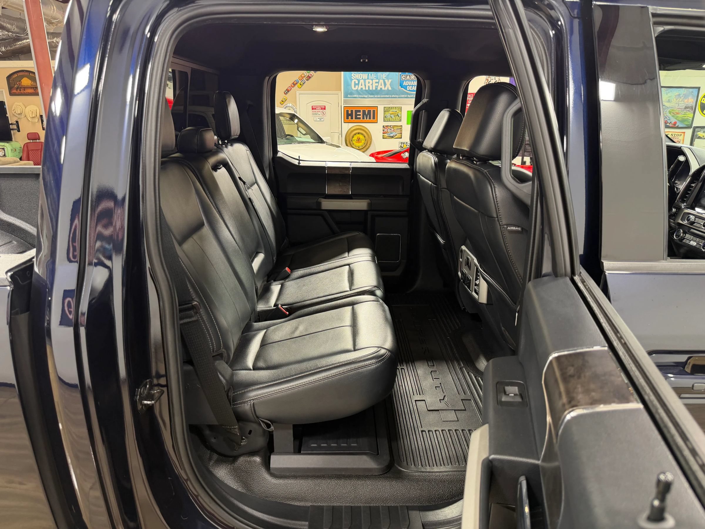 Used 2022 Ford F350 Lariat w/ Lariat Ultimate Package AWD/4WD image 19