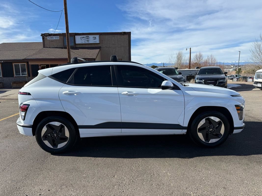 Used 2024 Hyundai Kona SEL image 2
