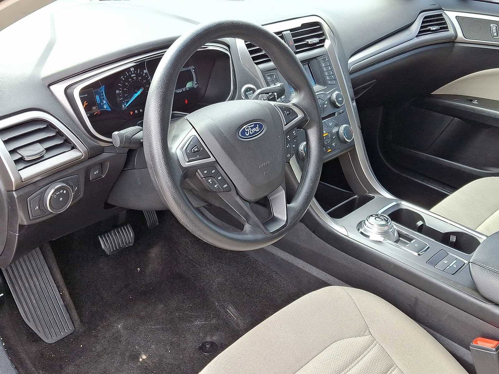 Used 2018 Ford Fusion S image 16