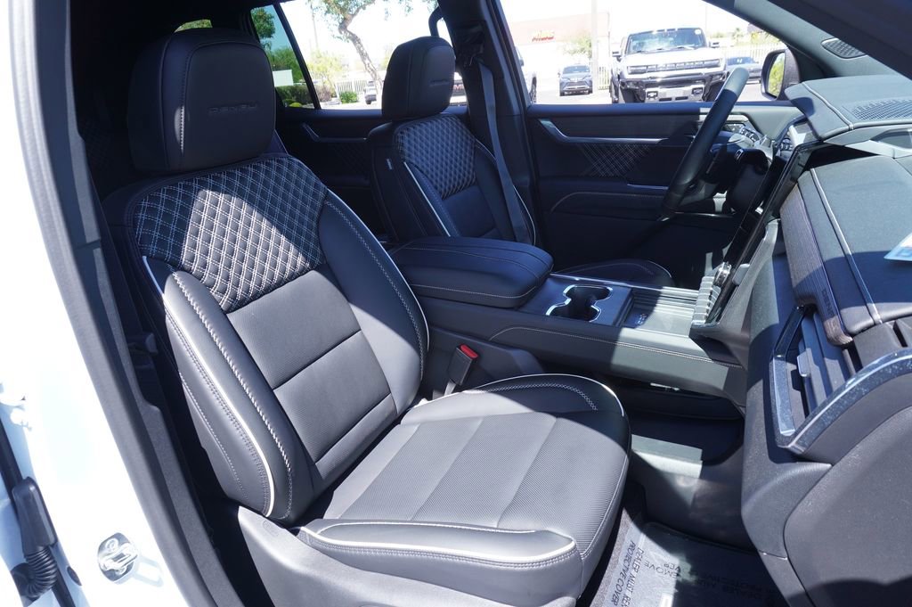 New 2026 GMC Acadia Denali w/ Super Cruise Package image 13