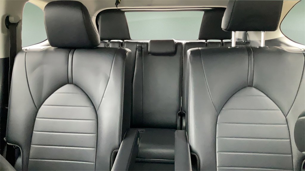 Used 2020 Toyota Highlander XLE image 11