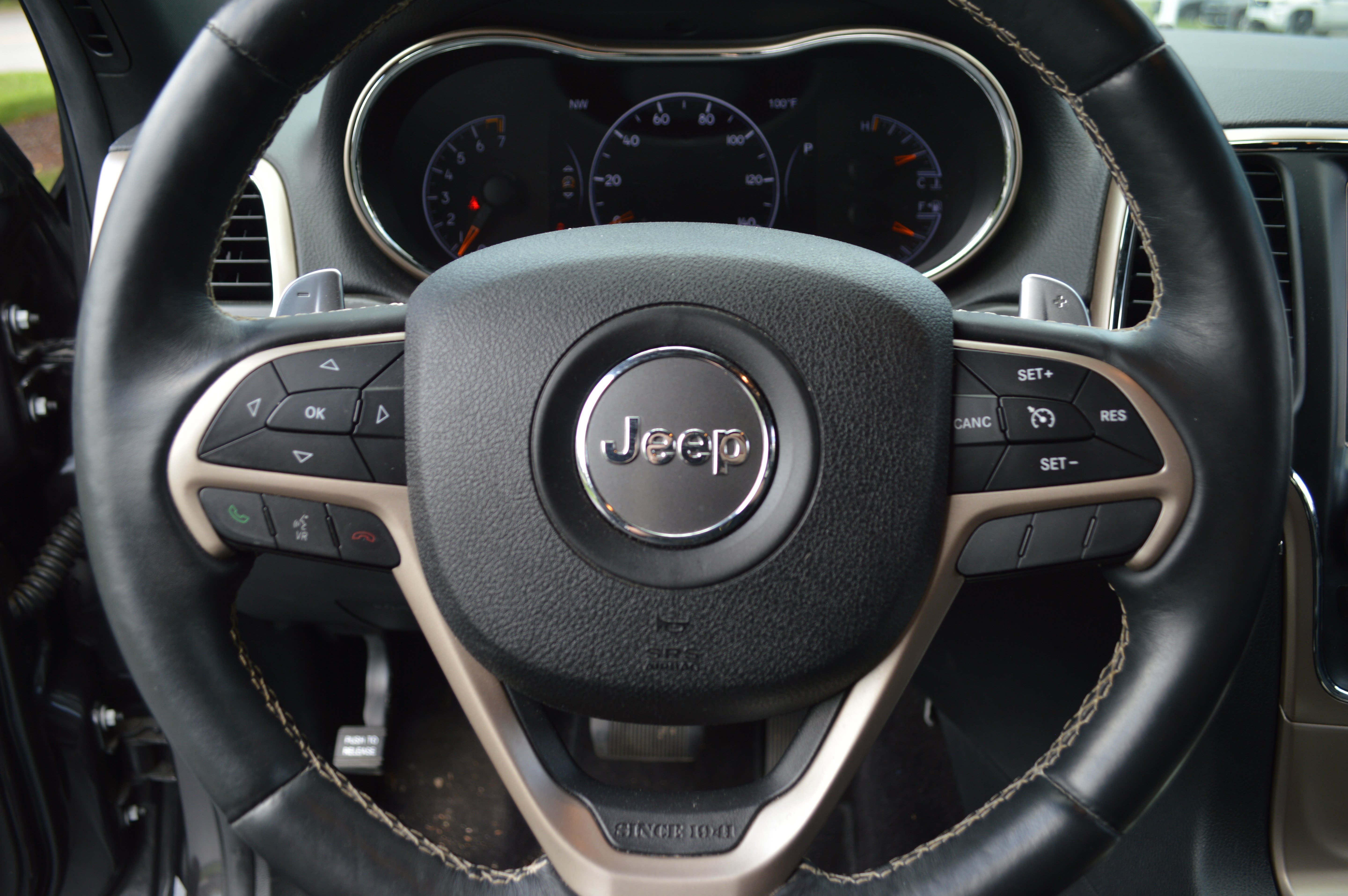 Used 2017 Jeep Grand Cherokee Limited w/ Luxury Group II AWD/4WD image 14