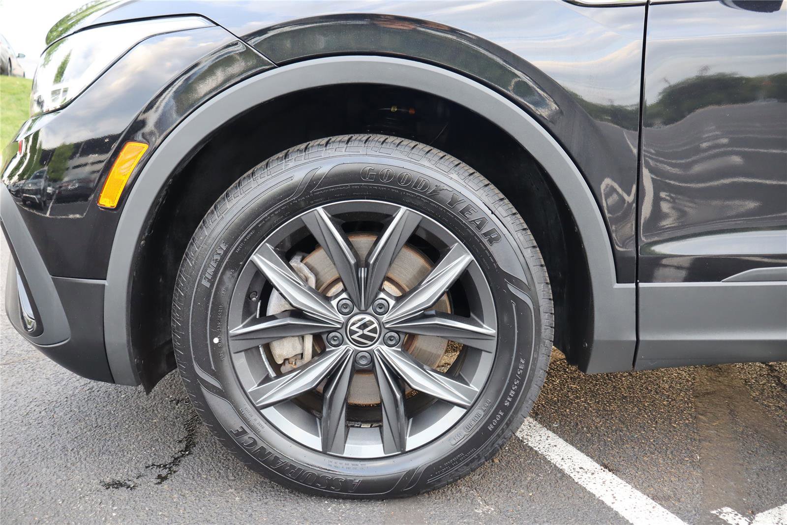 Certified 2023 Volkswagen Tiguan SE FWD image 11