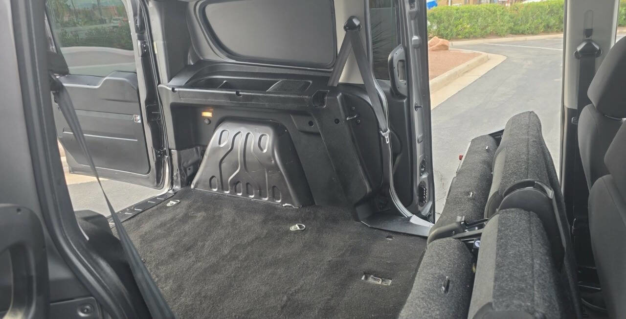 Used 2021 RAM ProMaster City SLT w/ Lights & Wheels Group image 22