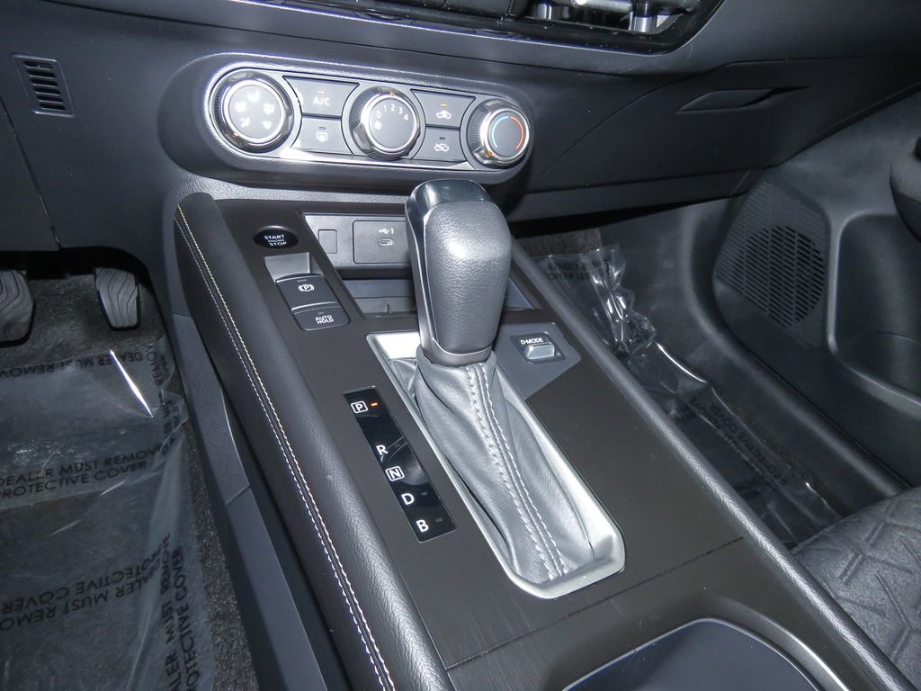 Certified 2025 Nissan Kicks SV image 16