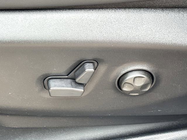 New 2026 Chrysler Pacifica Select image 21