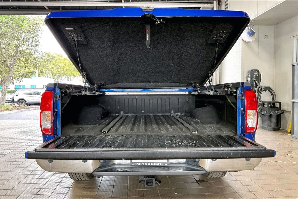 Used 2013 Nissan Frontier SV w/ SV Value Truck Pkg image 17