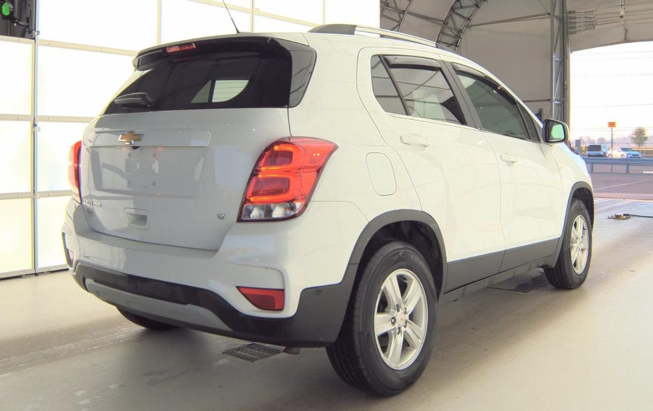 Used 2020 Chevrolet Trax LT w/ LT Convenience Package AWD/4WD image 4