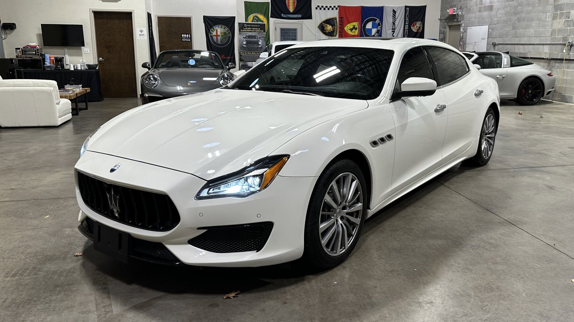 Used 2022 Maserati Quattroporte Modena Q4 image 13