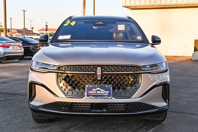 Used 2024 Lincoln Nautilus Reserve w/ Jet Appearance Package (87T) AWD/4WD image 2