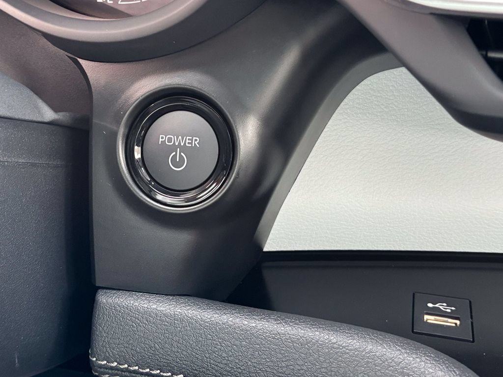 New 2026 Toyota Sienna LE FWD image 17