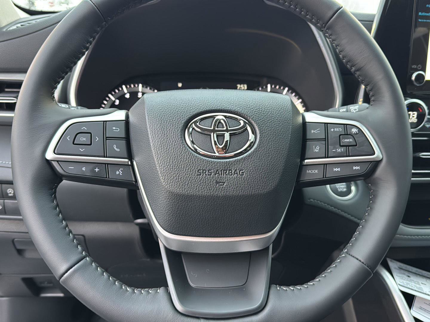 New 2026 Toyota Highlander XLE image 17