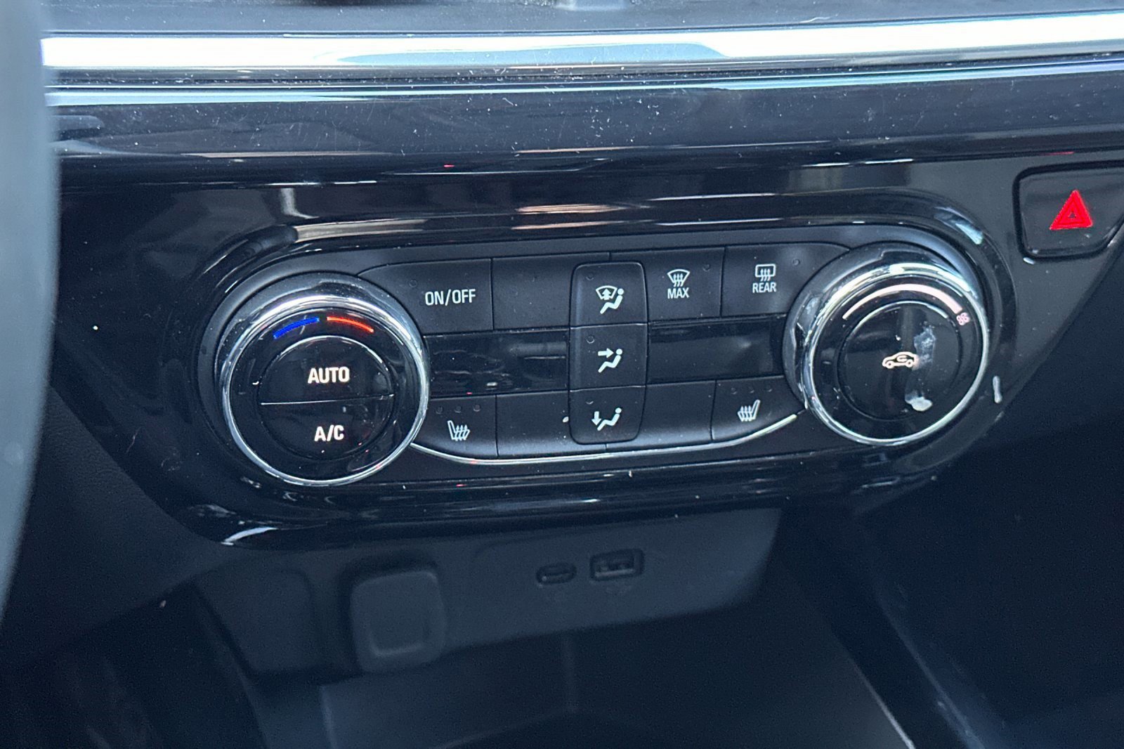 Used 2024 Chevrolet Trax ACTIV image 18