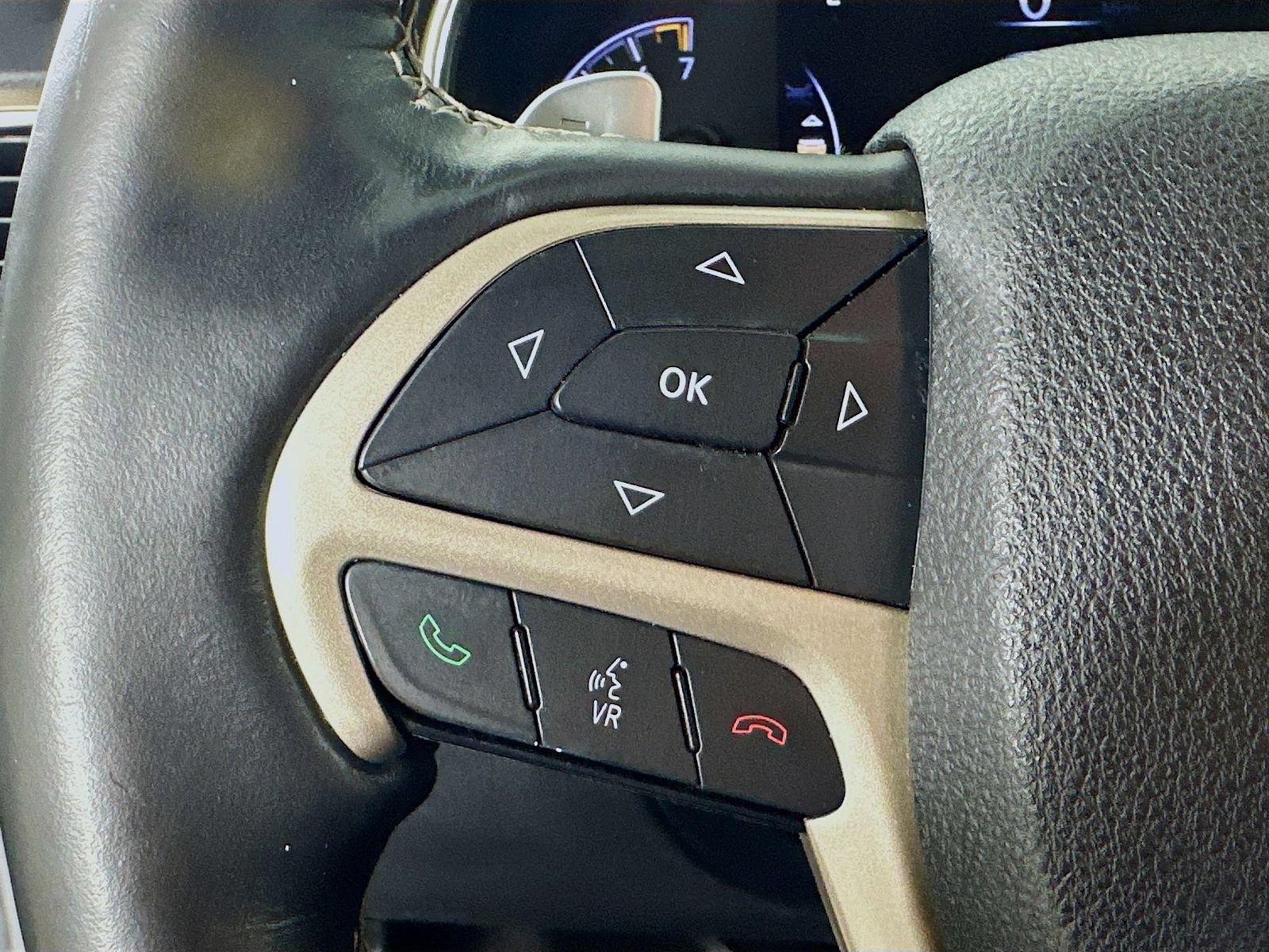 Used 2016 Jeep Grand Cherokee Limited AWD/4WD image 18