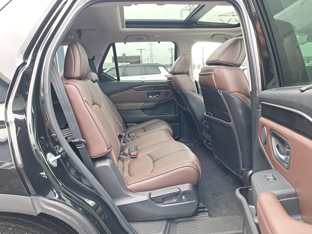 Used 2023 Honda Pilot Elite image 15