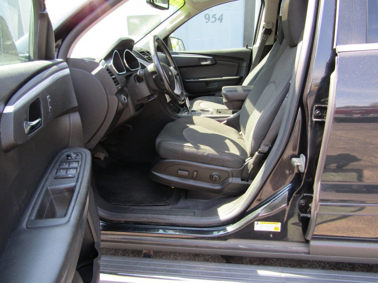 Used 2012 Chevrolet Traverse LT w/ All-Star Edition image 4