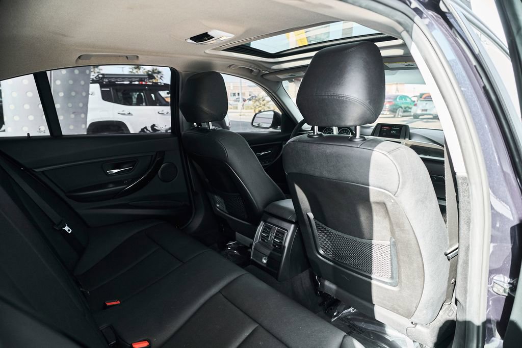Used 2018 BMW 320i Sedan image 21
