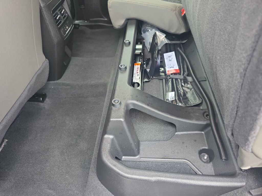 Used 2024 Chevrolet Colorado ZR2 w/ Technology Package AWD/4WD image 44