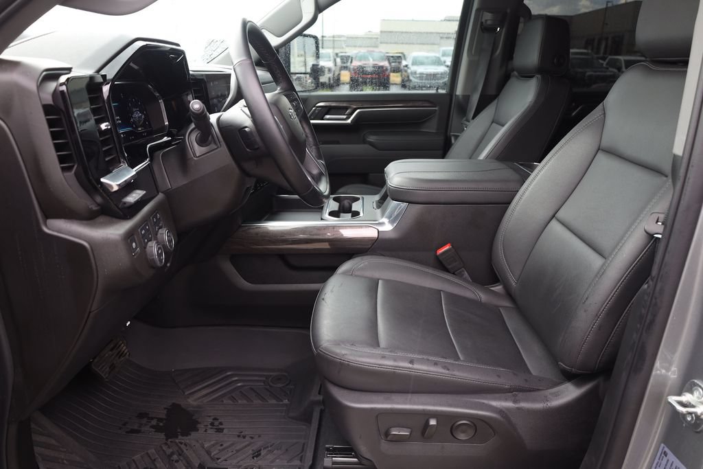 Used 2025 Chevrolet Silverado 2500 LTZ w/ Trail Boss Package AWD/4WD image 11