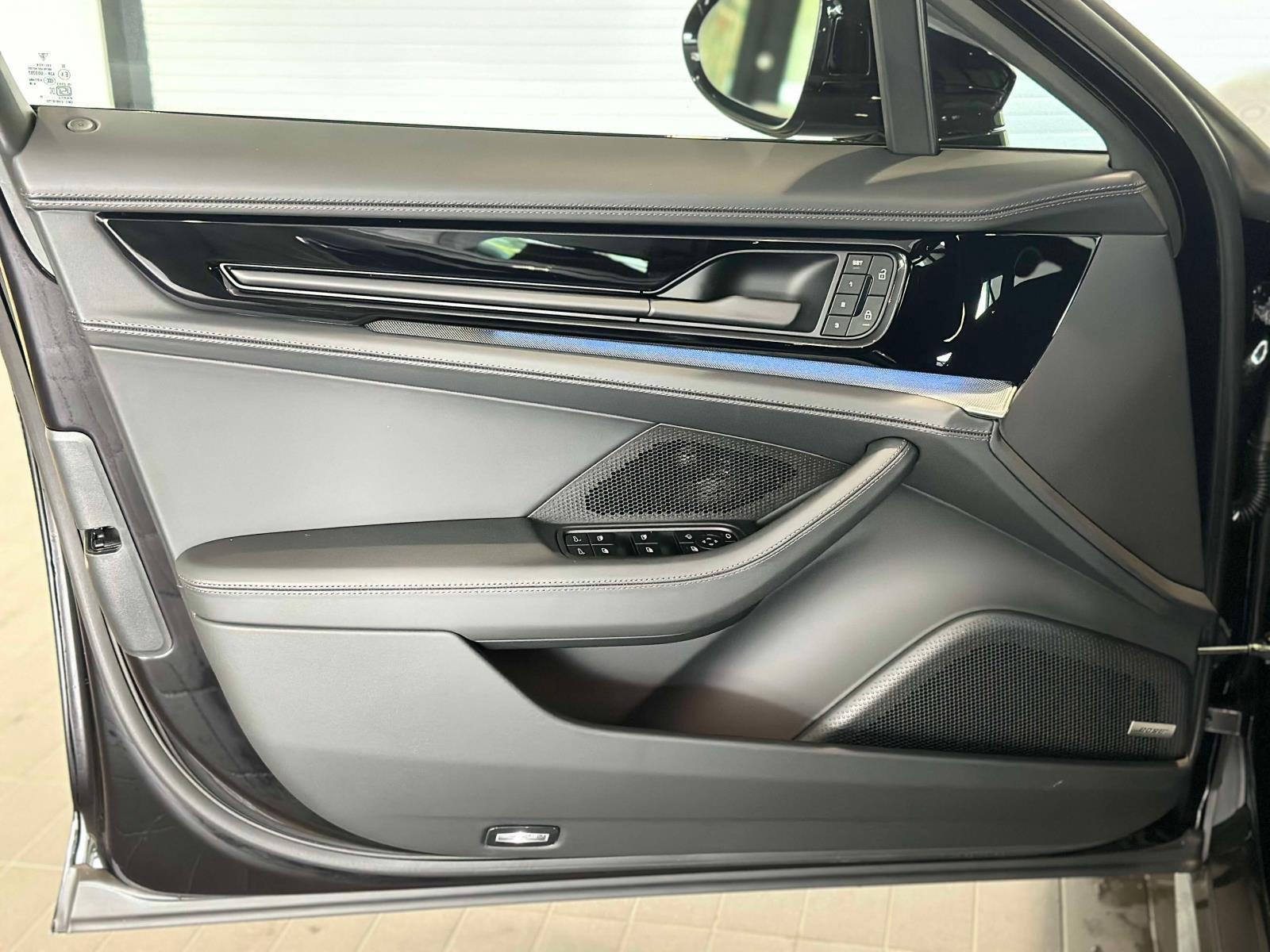 New 2025 Porsche Panamera 4 image 16