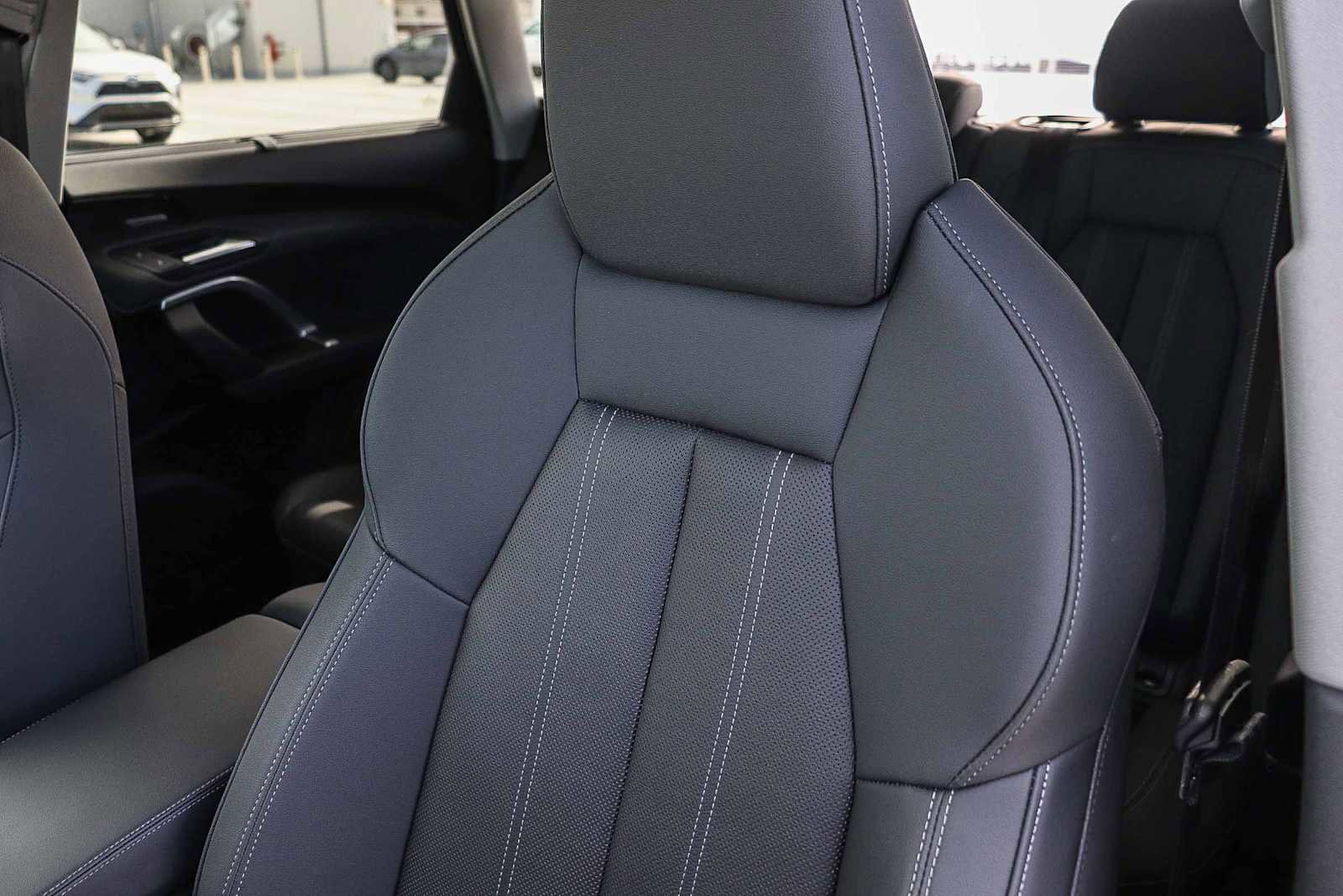 Used 2025 Audi Q5 Premium Plus w/ Premium Plus image 35