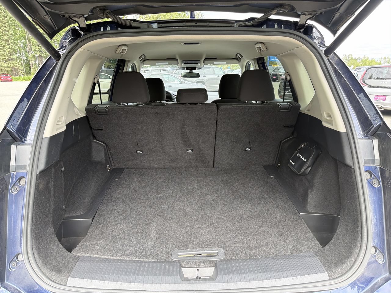 Used 2024 Nissan Rogue SV AWD/4WD image 21