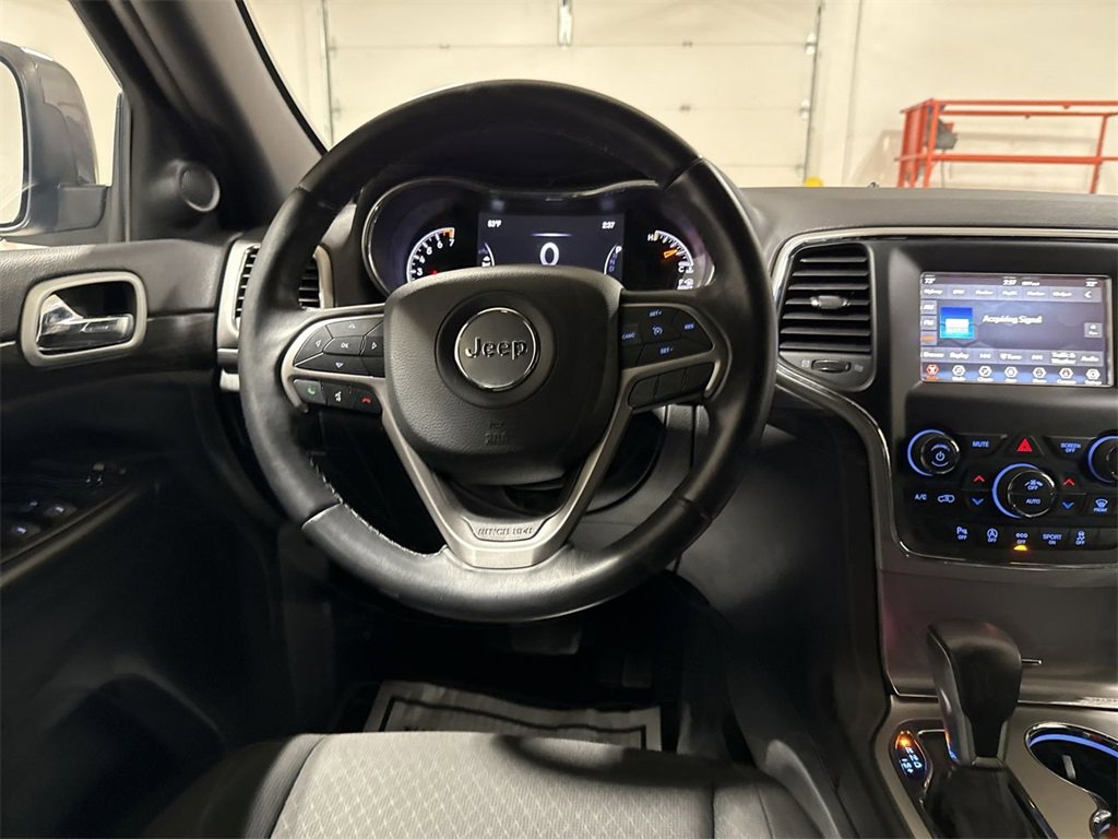 Used 2019 Jeep Grand Cherokee Laredo image 19