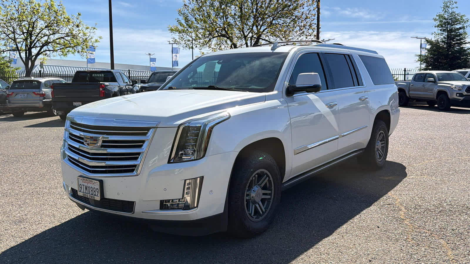 Used 2017 Cadillac Escalade ESV Platinum image 1