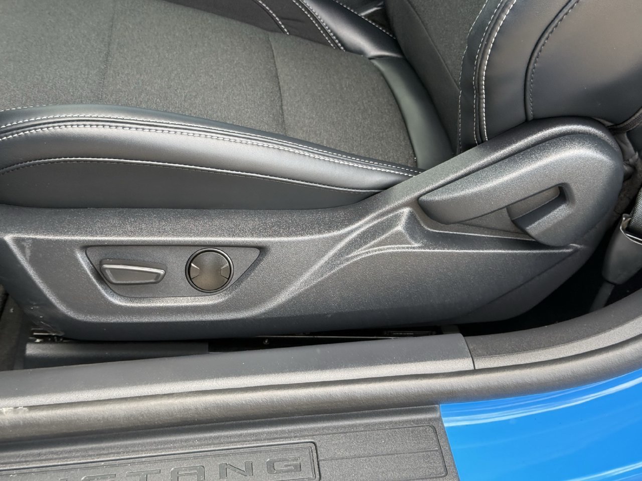 Certified 2025 Ford Mustang Coupe RWD image 23