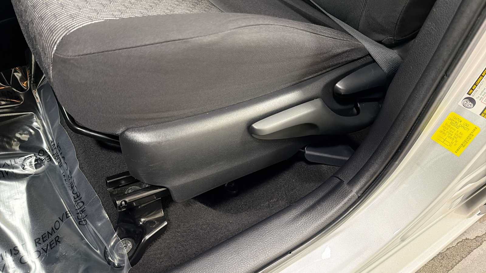 Used 2015 Toyota Yaris L FWD image 14