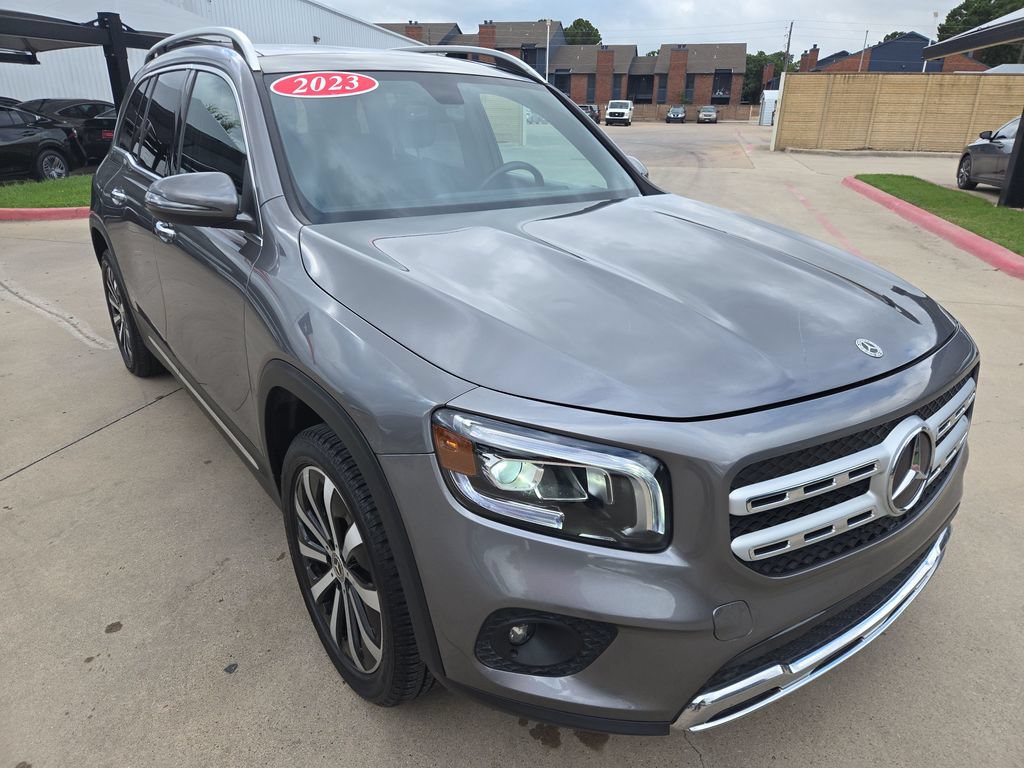 Used 2023 Mercedes-Benz GLB 250 4MATIC w/ Premium Package image 8