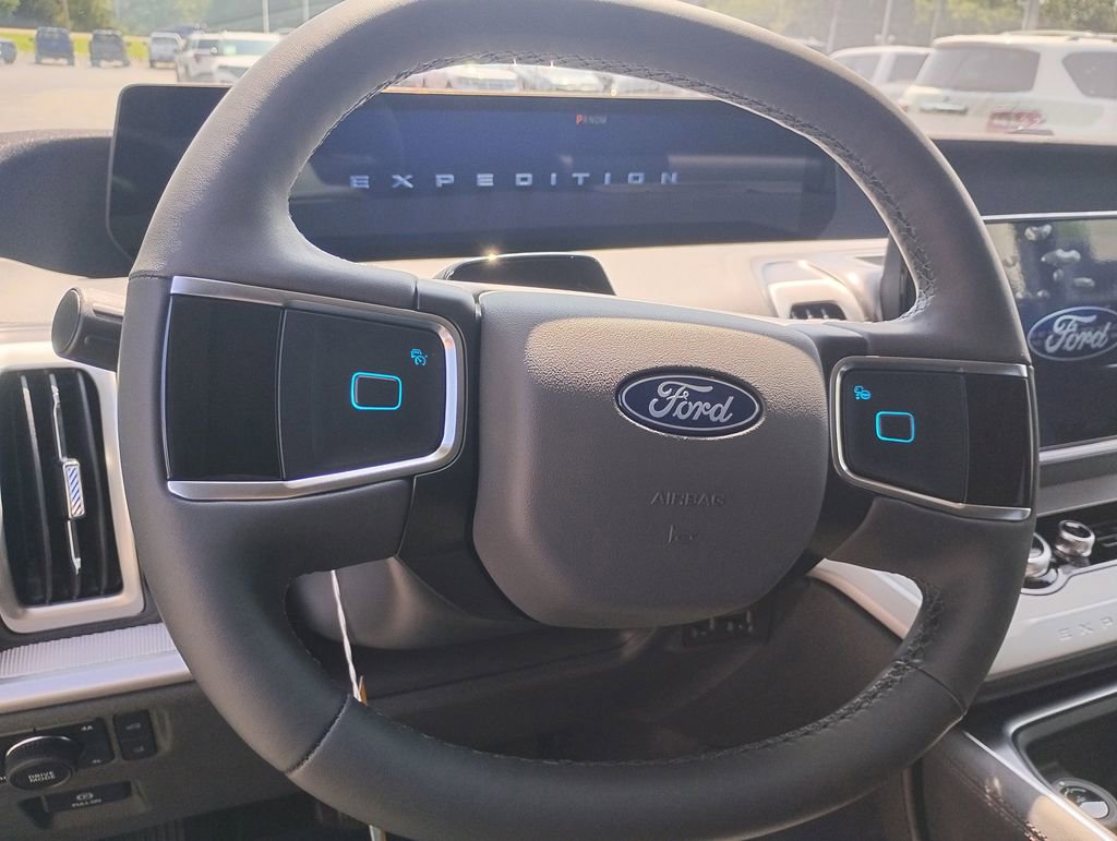 New 2025 Ford Expedition Active image 21