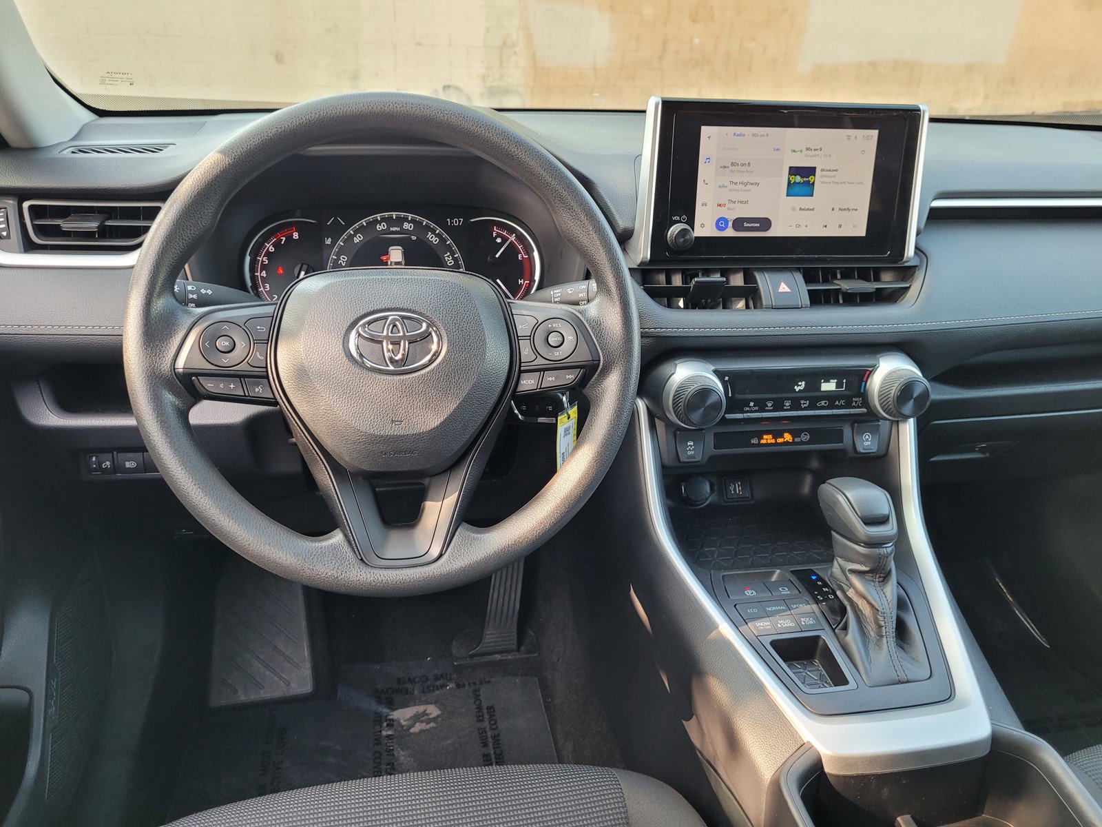 Used 2024 Toyota RAV4 LE image 18