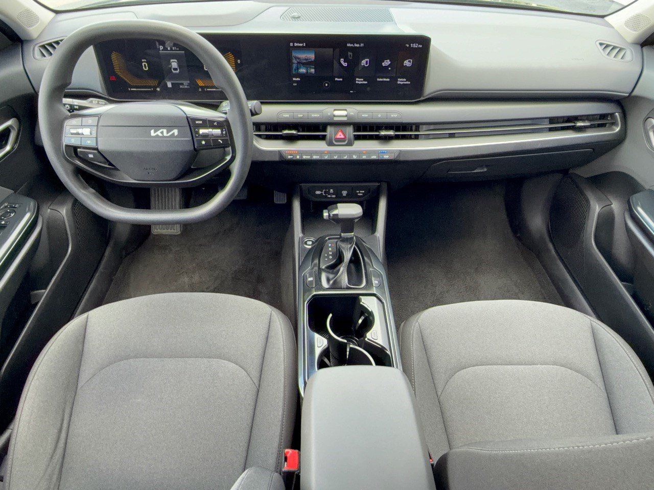 Used 2025 Kia K4 FWD image 17