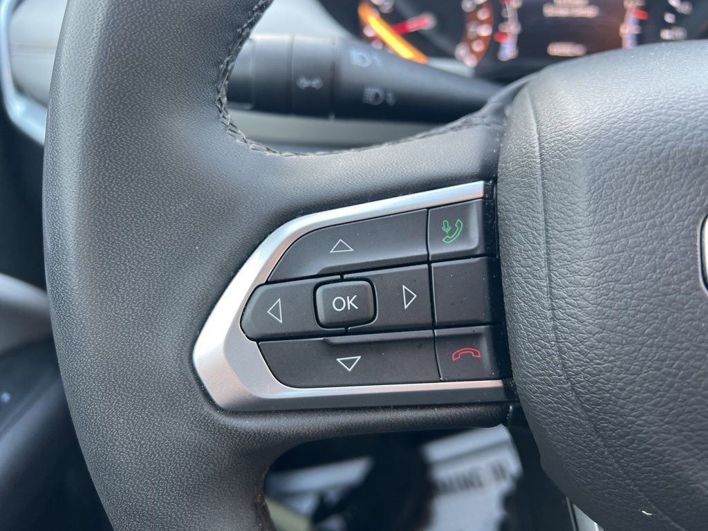 Used 2025 Jeep Compass Limited image 16