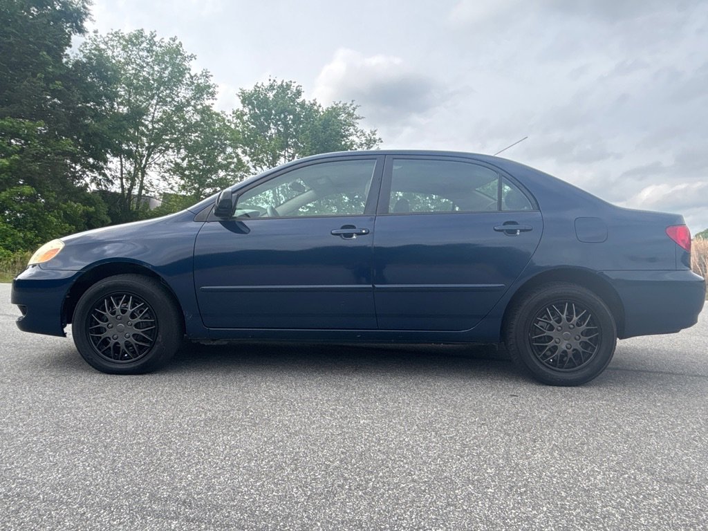 Used 2005 Toyota Corolla FWD image 2